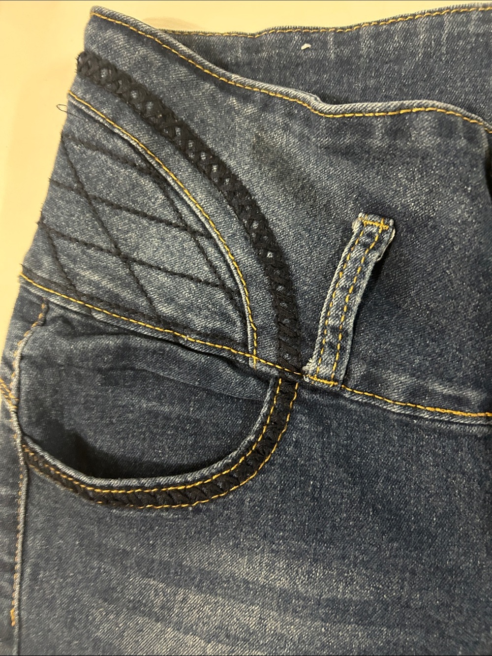 High-Rise Dark Blue Cropped Jeans with Quilted Waist Detail - Picture 5 of 9